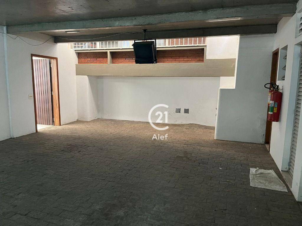 Casa à venda e aluguel com 3 quartos, 359m² - Foto 8