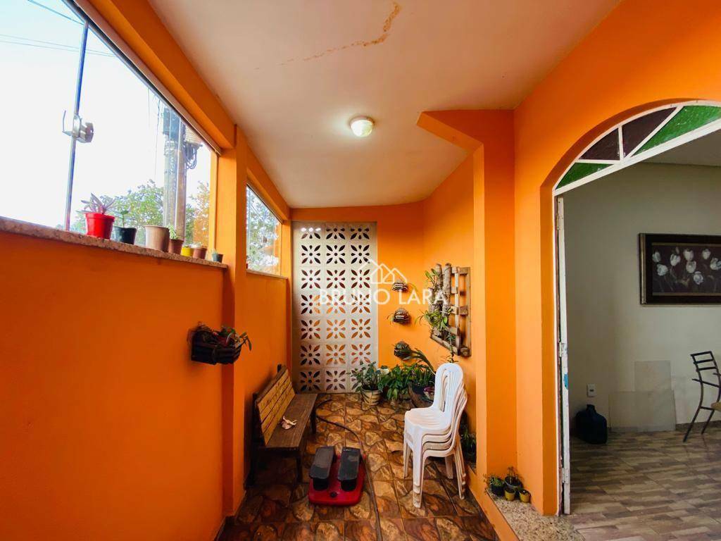 Casa à venda com 5 quartos, 200m² - Foto 22