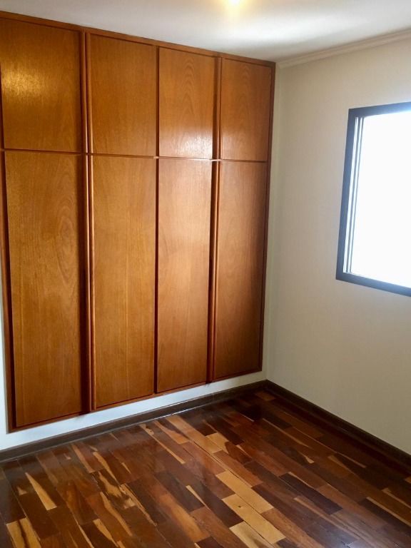 Apartamento à venda com 3 quartos, 137m² - Foto 9