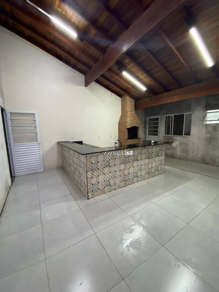 Casa de Condomínio à venda com 4 quartos, 180m² - Foto 1