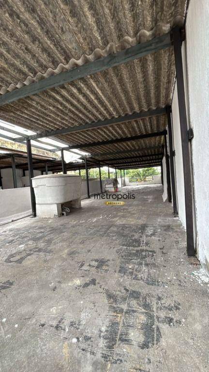 Casa para alugar com 2 quartos, 250m² - Foto 27