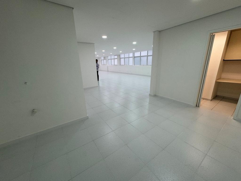 Prédio Inteiro para alugar com 1 quarto, 195m² - Foto 9