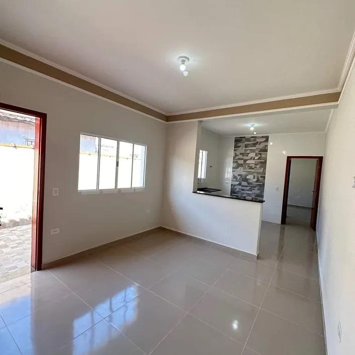 Casa à venda com 2 quartos, 180m² - Foto 2