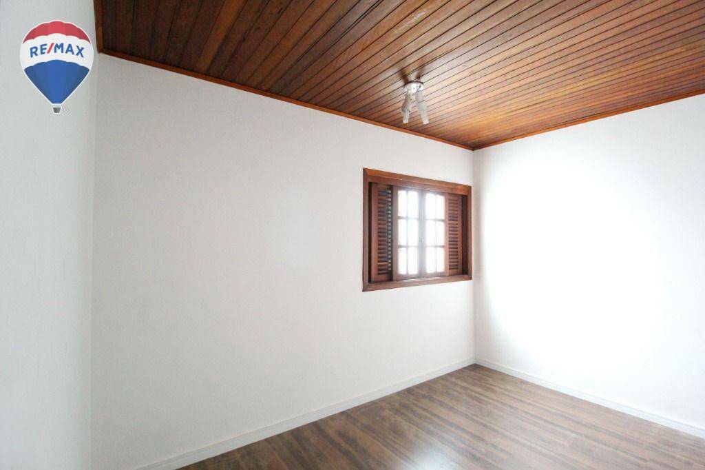 Casa para alugar com 4 quartos, 320m² - Foto 17