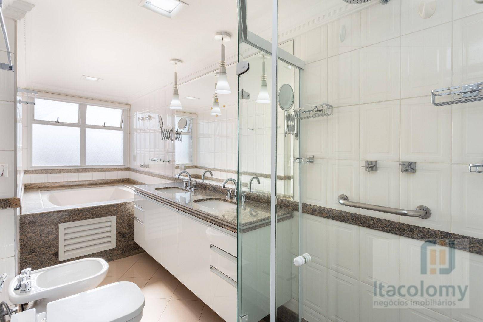 Apartamento para alugar com 3 quartos, 288m² - Foto 32