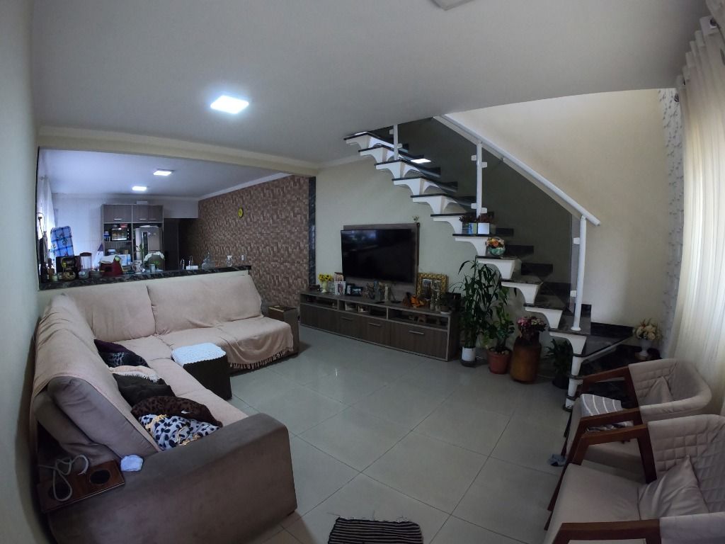 Sobrado à venda com 4 quartos, 260m² - Foto 1