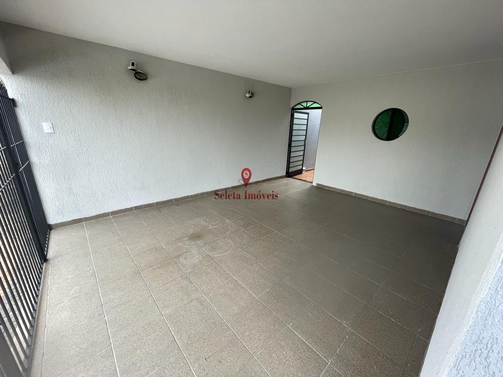 Casa à venda com 3 quartos, 182m² - Foto 2