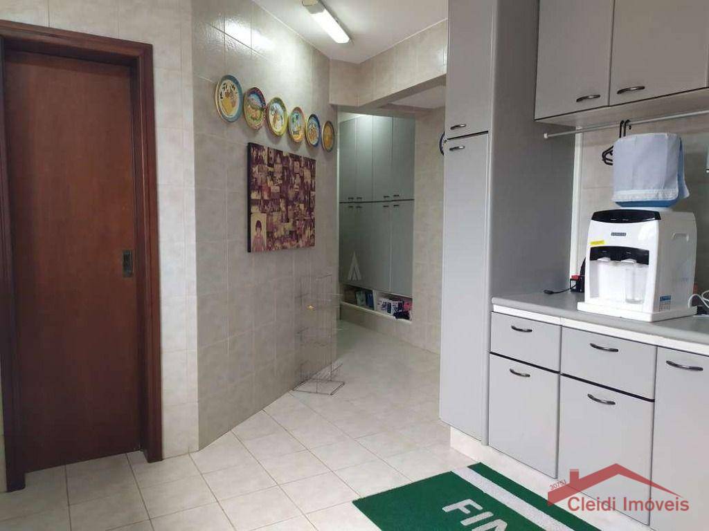 Apartamento à venda com 4 quartos, 191m² - Foto 25