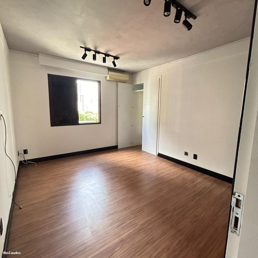 Apartamento à venda com 4 quartos, 250m² - Foto 17