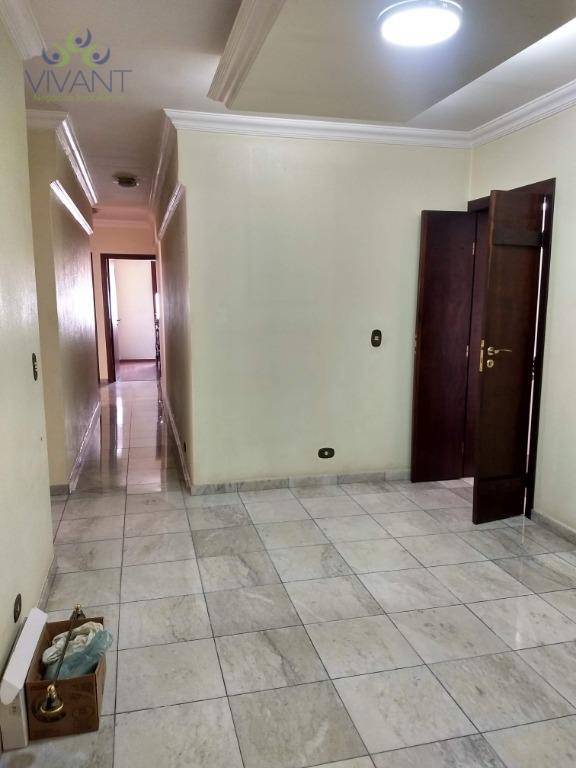 Sobrado para alugar com 3 quartos, 327m² - Foto 9