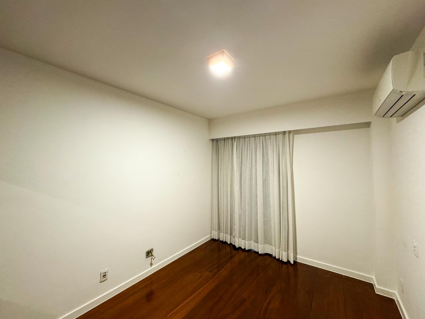 Apartamento à venda com 3 quartos, 199m² - Foto 30