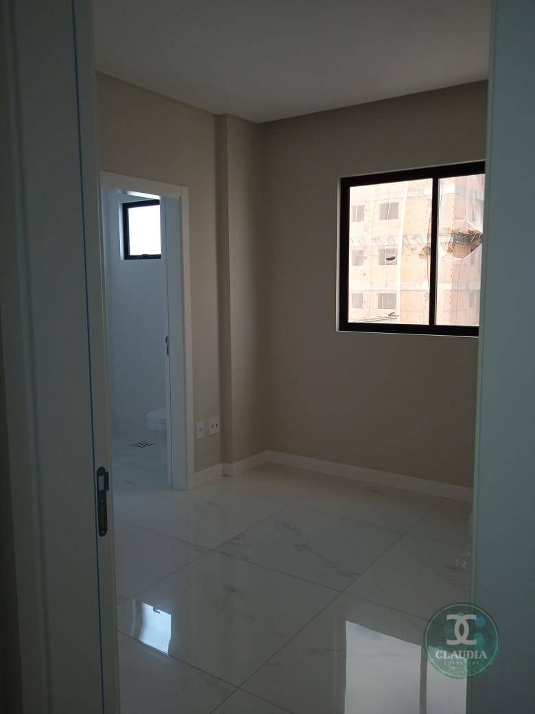 Apartamento à venda com 3 quartos, 178m² - Foto 18