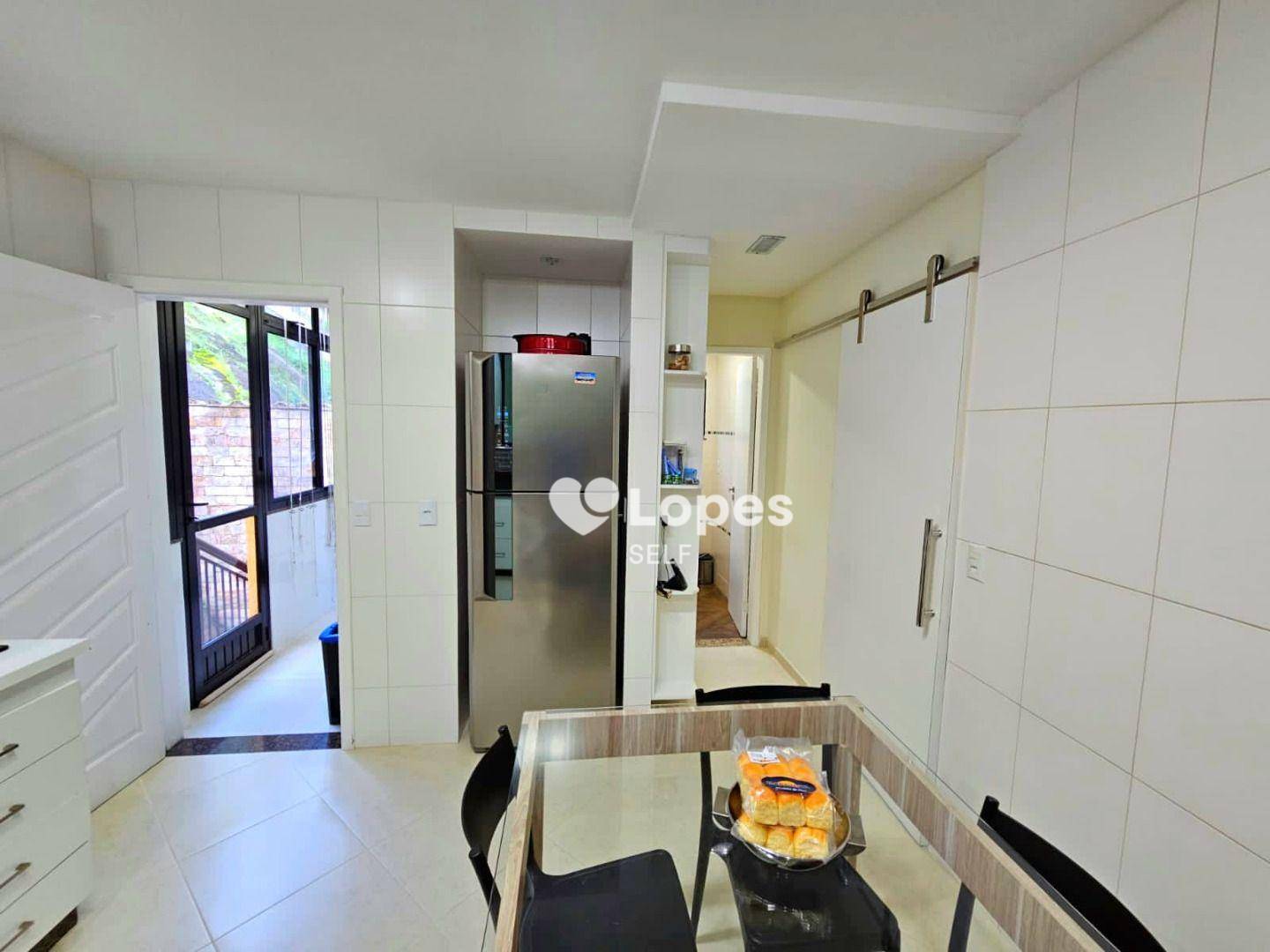 Casa de Condomínio à venda com 4 quartos, 278m² - Foto 31