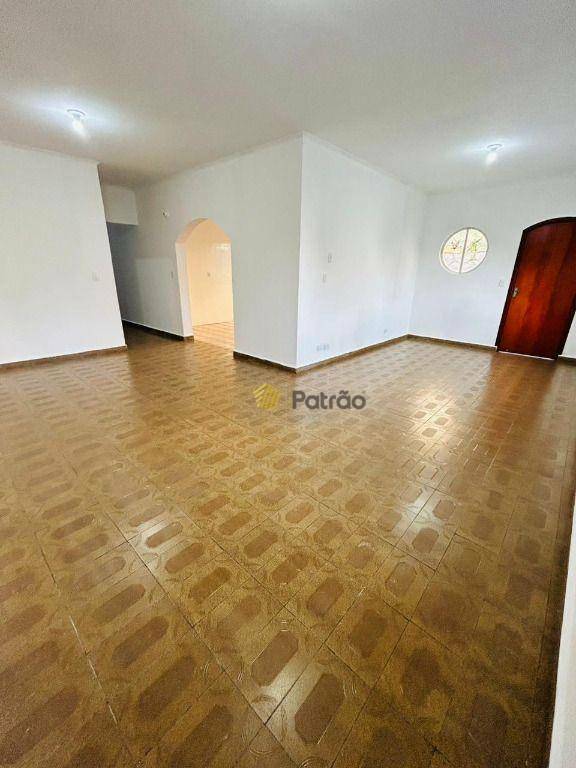 Casa para alugar com 3 quartos, 185m² - Foto 3