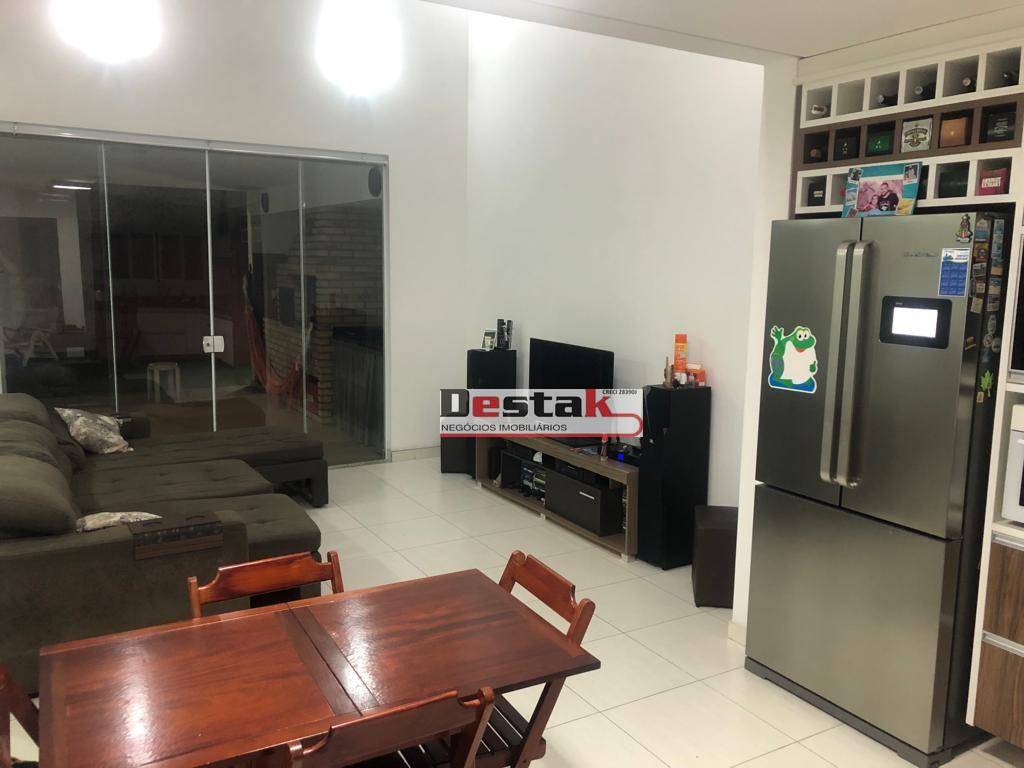 Sobrado à venda com 3 quartos, 193m² - Foto 3