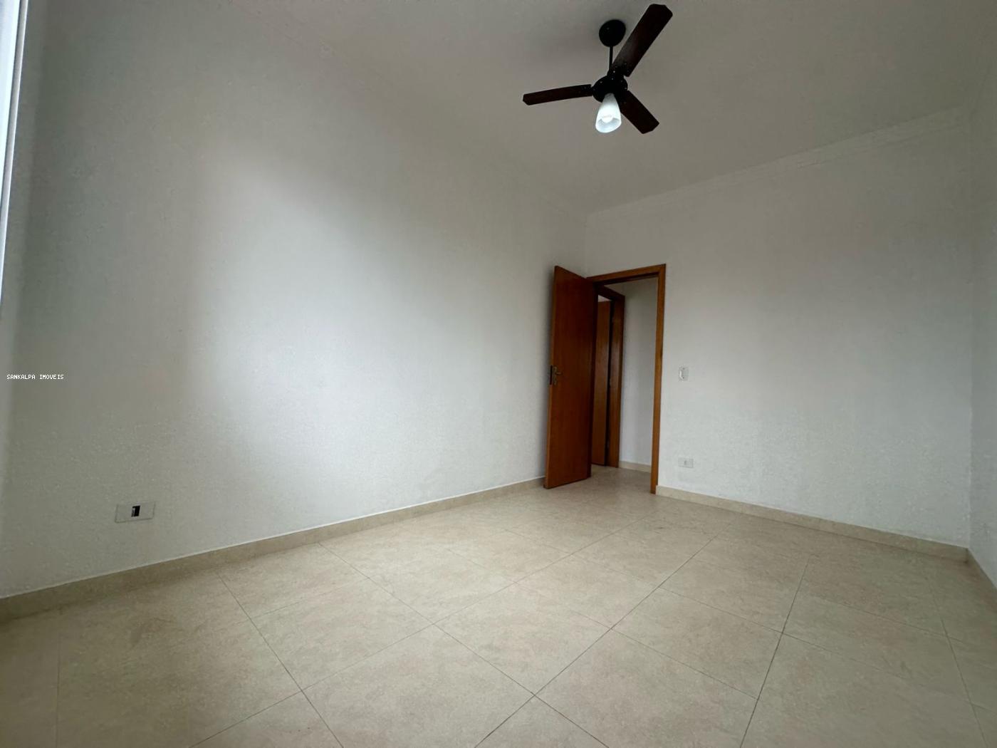 Casa à venda com 3 quartos, 99m² - Foto 14