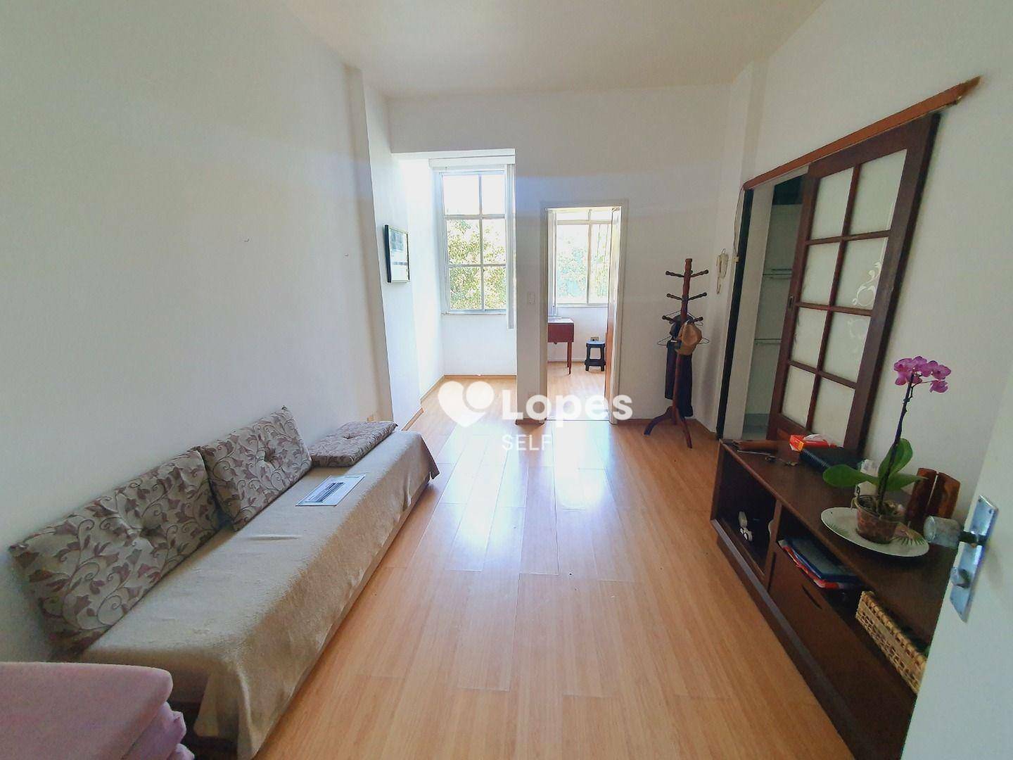 Apartamento à venda com 1 quarto, 40m² - Foto 2