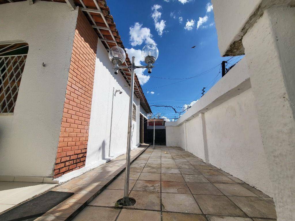 Casa à venda com 4 quartos, 114m² - Foto 5