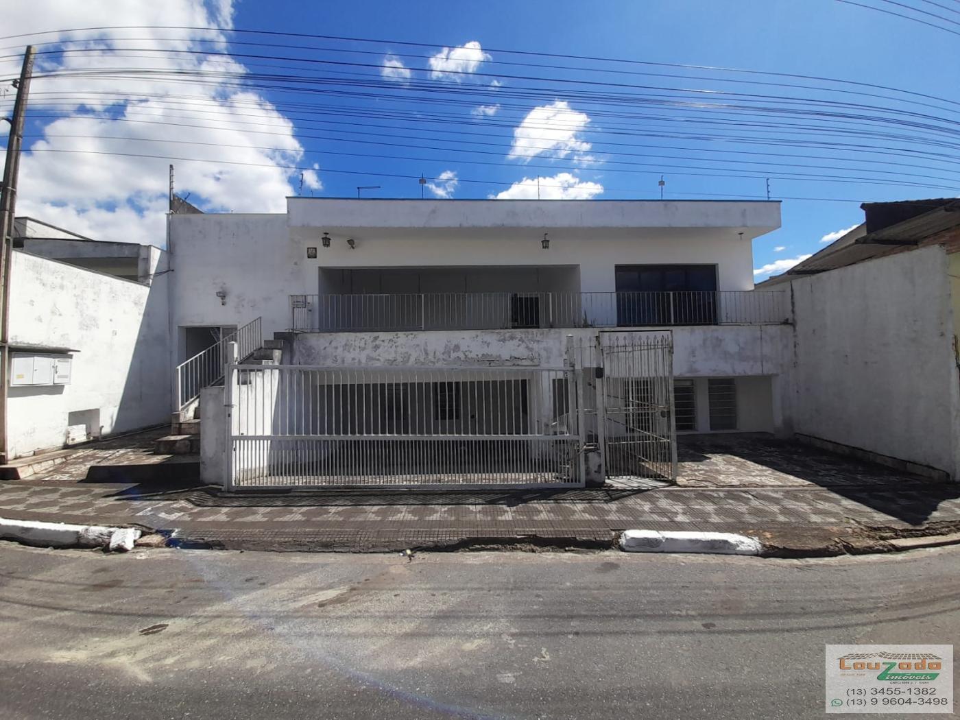 Sobrado à venda com 3 quartos, 362m² - Foto 1