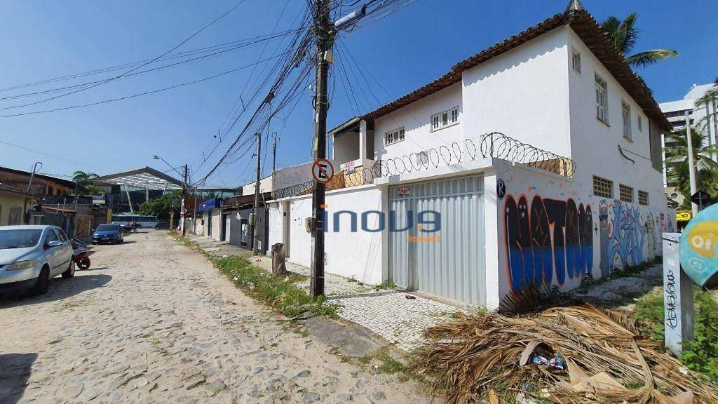 Casa à venda com 6 quartos, 400m² - Foto 2