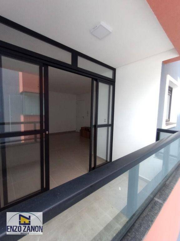 Apartamento à venda com 2 quartos, 60m² - Foto 2