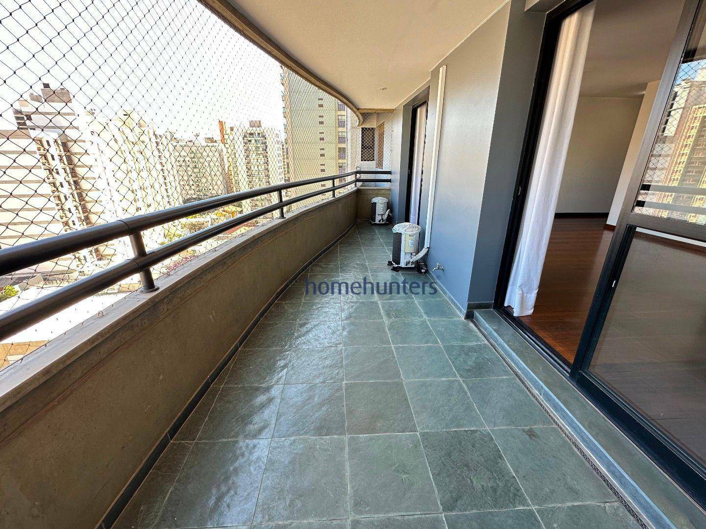 Apartamento para alugar com 4 quartos, 258m² - Foto 5