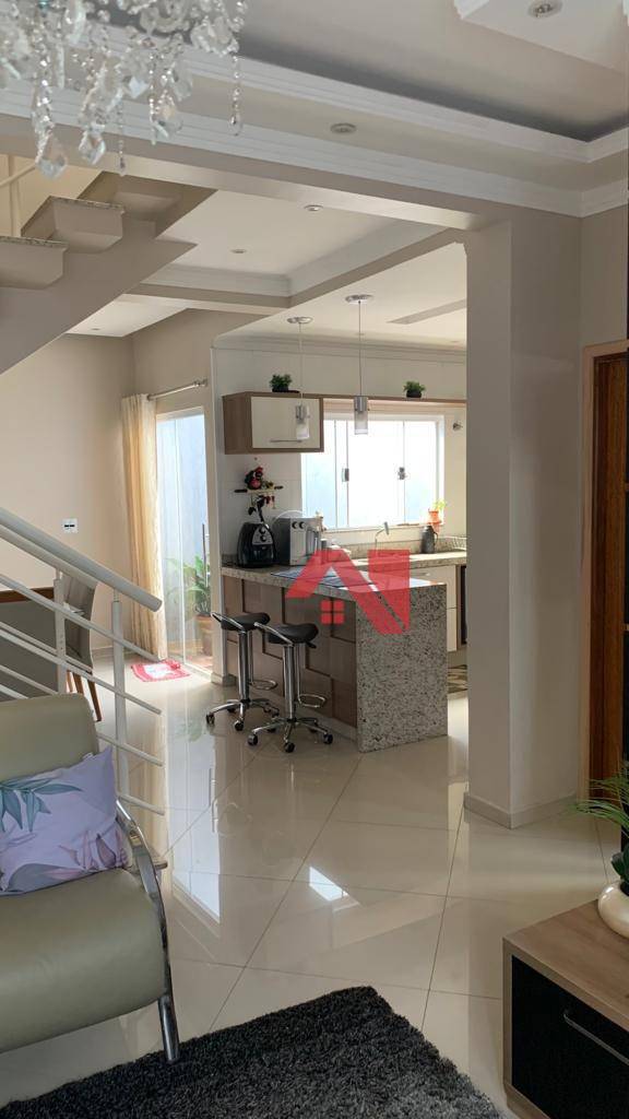 Sobrado à venda com 3 quartos, 290m² - Foto 2