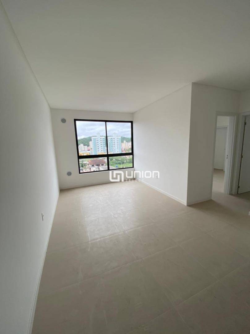 Apartamento à venda com 2 quartos, 62m² - Foto 5