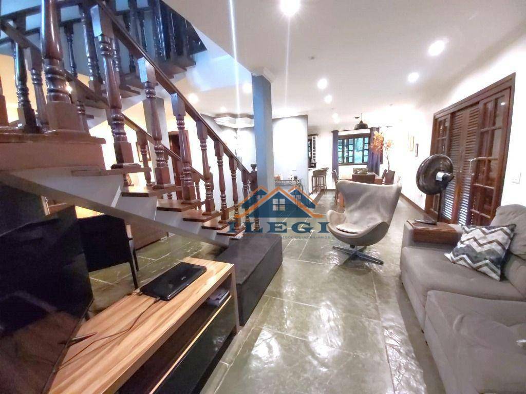 Casa de Condomínio à venda com 4 quartos, 360m² - Foto 5