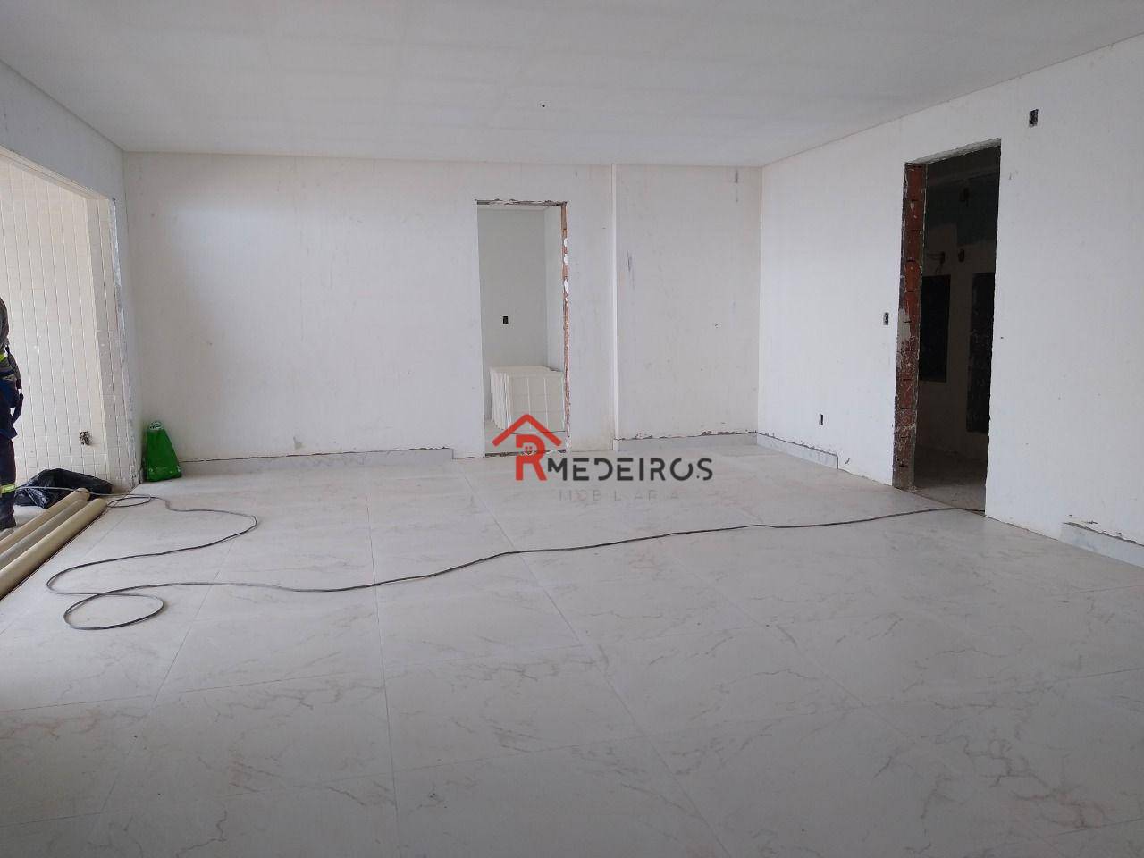 Apartamento à venda com 2 quartos, 93m² - Foto 4