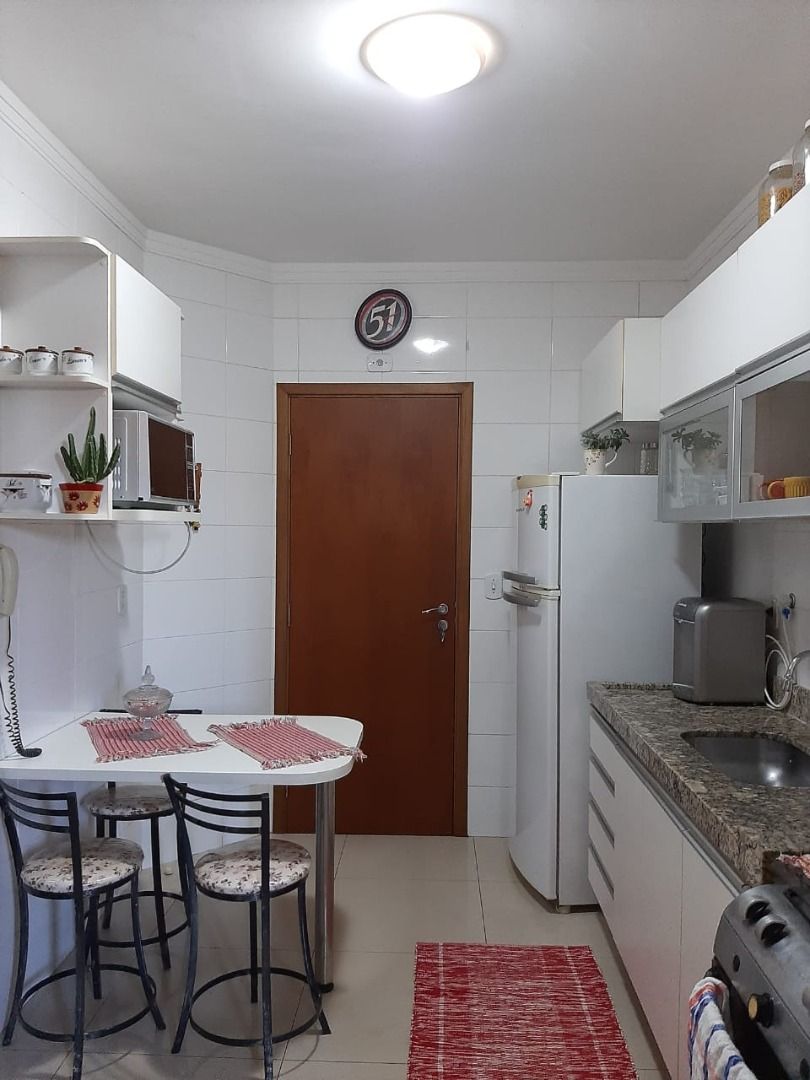 Apartamento à venda com 3 quartos, 124m² - Foto 2