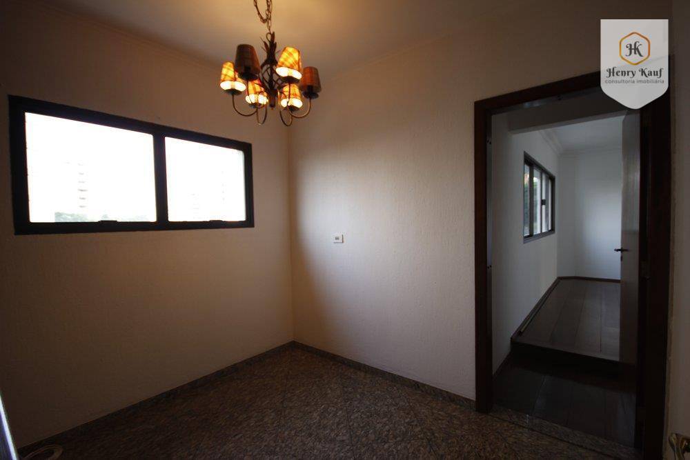 Apartamento à venda com 4 quartos, 218m² - Foto 1