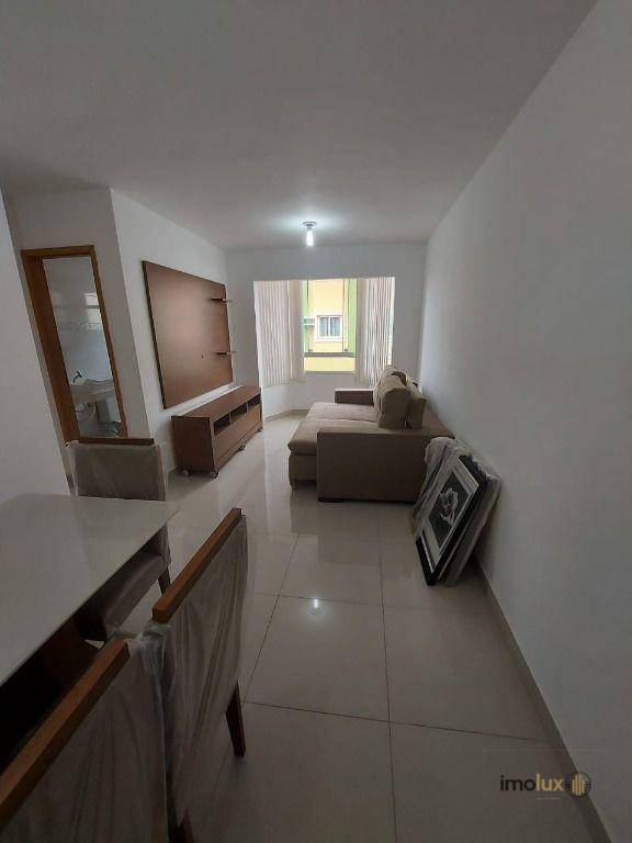 Apartamento à venda com 2 quartos, 67m² - Foto 1