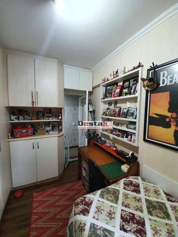 Apartamento à venda com 3 quartos, 86m² - Foto 2