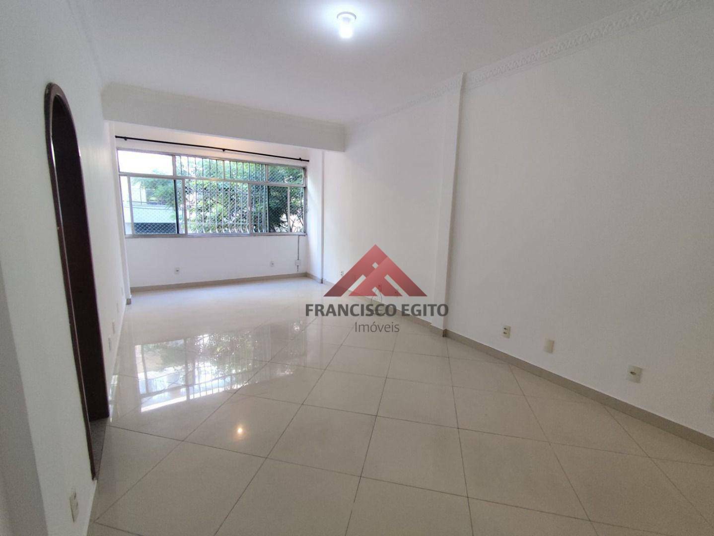 Apartamento para alugar com 3 quartos, 110m² - Foto 4