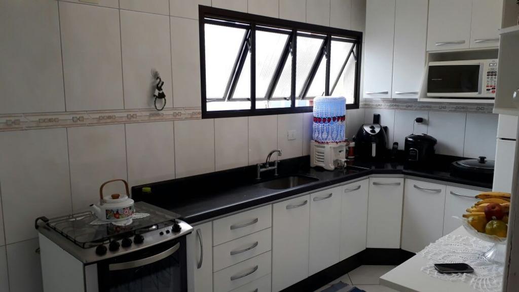 Apartamento à venda com 2 quartos, 70m² - Foto 9