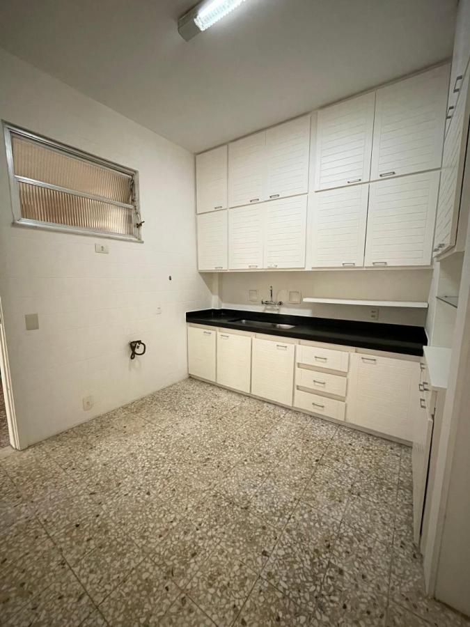 Apartamento à venda com 3 quartos, 145m² - Foto 11