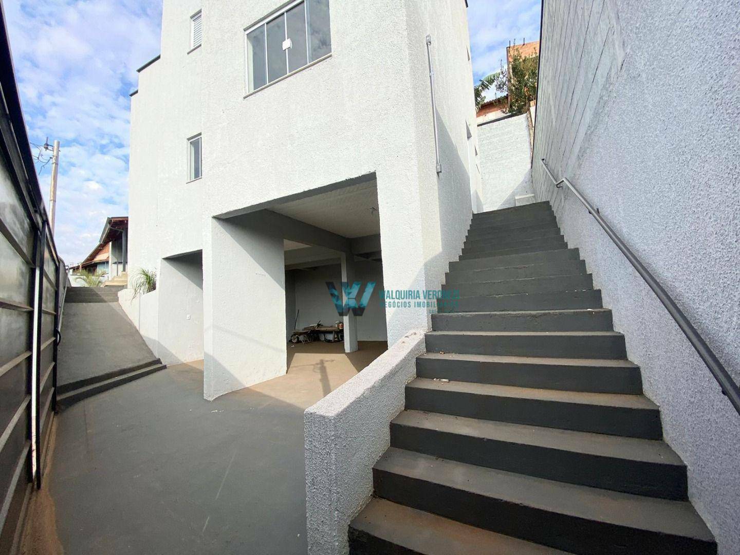 Casa à venda com 3 quartos, 176m² - Foto 3