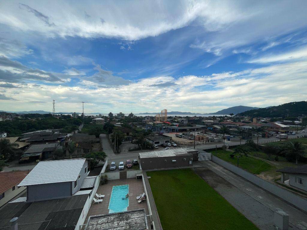 Apartamento à venda com 4 quartos, 256m² - Foto 1