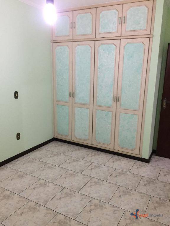 Casa de Condomínio à venda com 4 quartos, 389m² - Foto 16