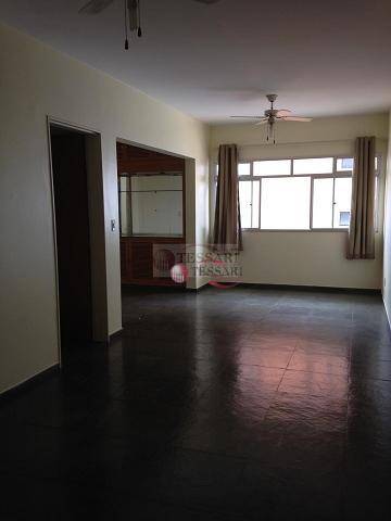 Apartamento à venda e aluguel com 2 quartos, 100m² - Foto 11