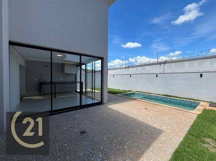 Casa de Condomínio à venda com 3 quartos, 215m² - Foto 3