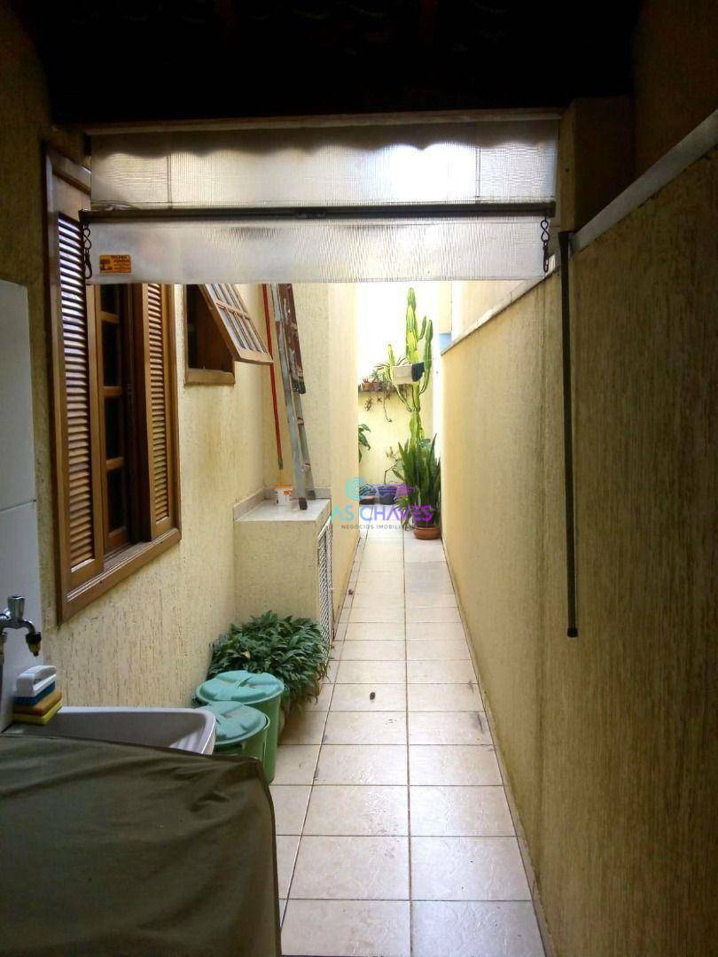 Casa à venda com 3 quartos, 137m² - Foto 13