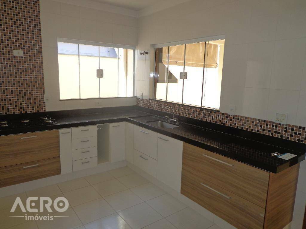 Casa à venda com 3 quartos, 230m² - Foto 25