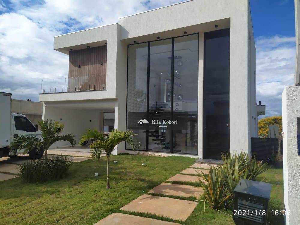 Sobrado à venda com 4 quartos, 221m² - Foto 1