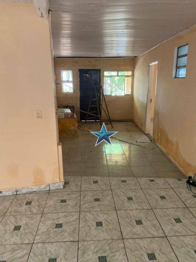 Casa à venda com 3 quartos, 500m² - Foto 2