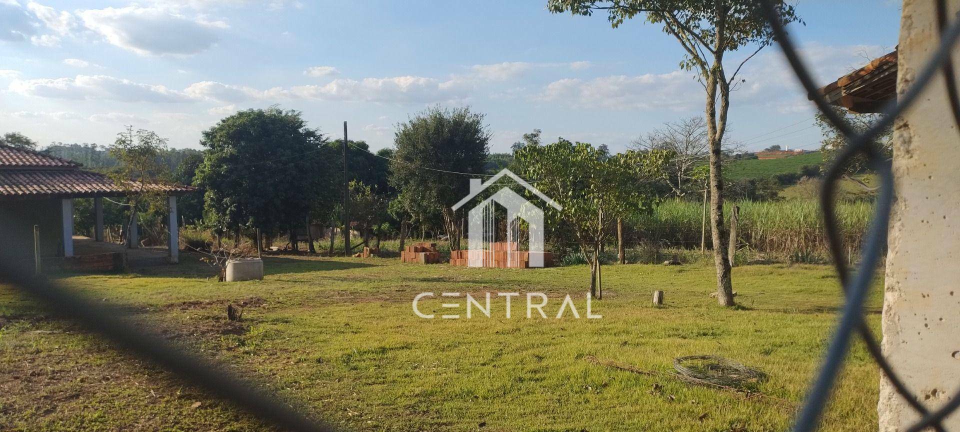Chácara à venda com 2 quartos, 300m² - Foto 3