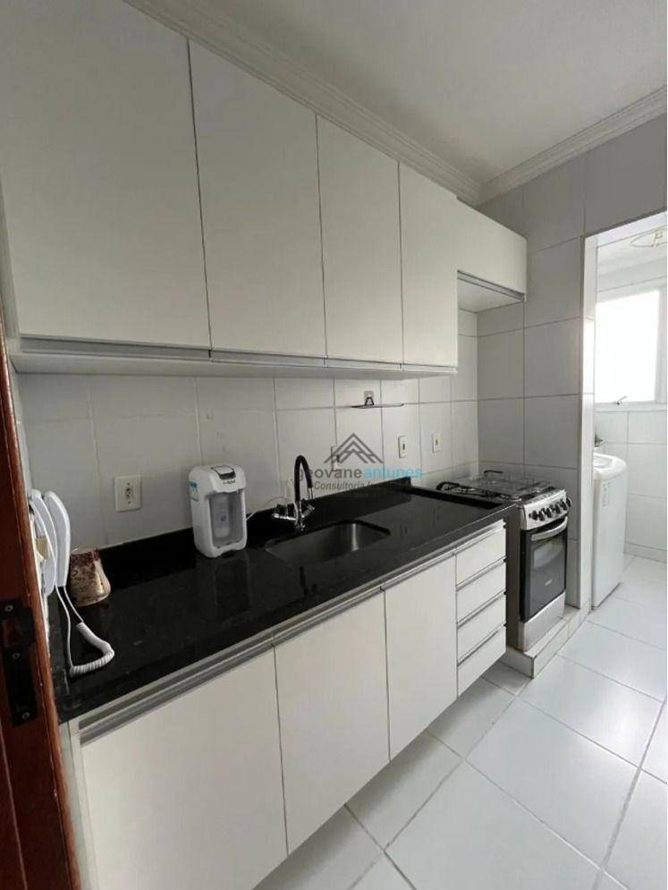 Apartamento à venda com 2 quartos, 48m² - Foto 2