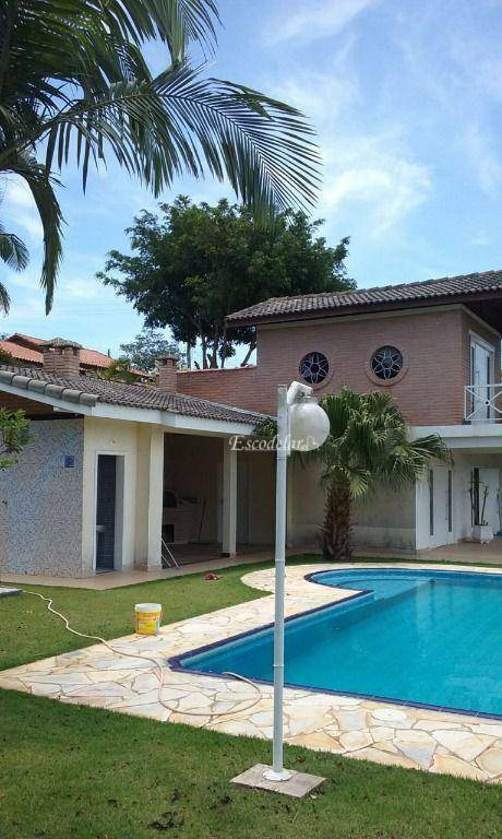 Casa de Condomínio à venda com 4 quartos, 260m² - Foto 1