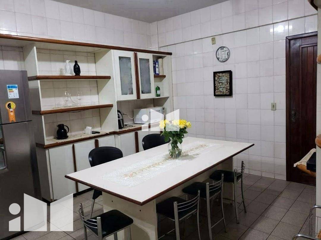 Apartamento à venda com 4 quartos, 341m² - Foto 18